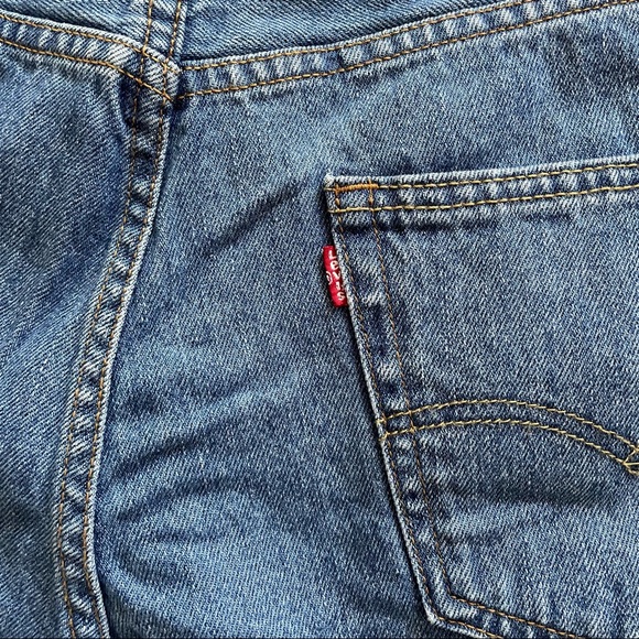 Distressed Levi’s 550 denim cutoff shorts waist 33 - Picture 11 of 12